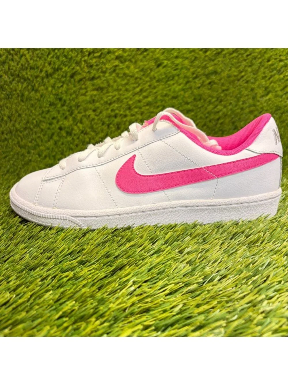 Nike Tinnis Classic GS Girls Size 6Y White Pink Athletic Leather Shoes Sneakers